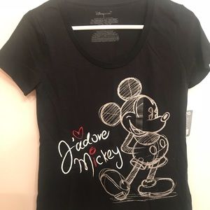 Small women’s Disney Mickey t shirt.
